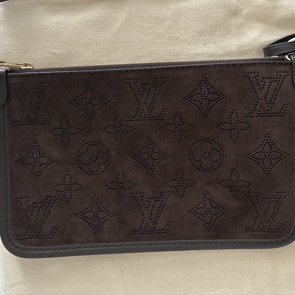 Louis Vuitton Mahina Carryall PM Dark Brown Suede-AUTHENTIC - Picture 9 of 16